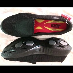 Skechers GoWalk GoGa Max